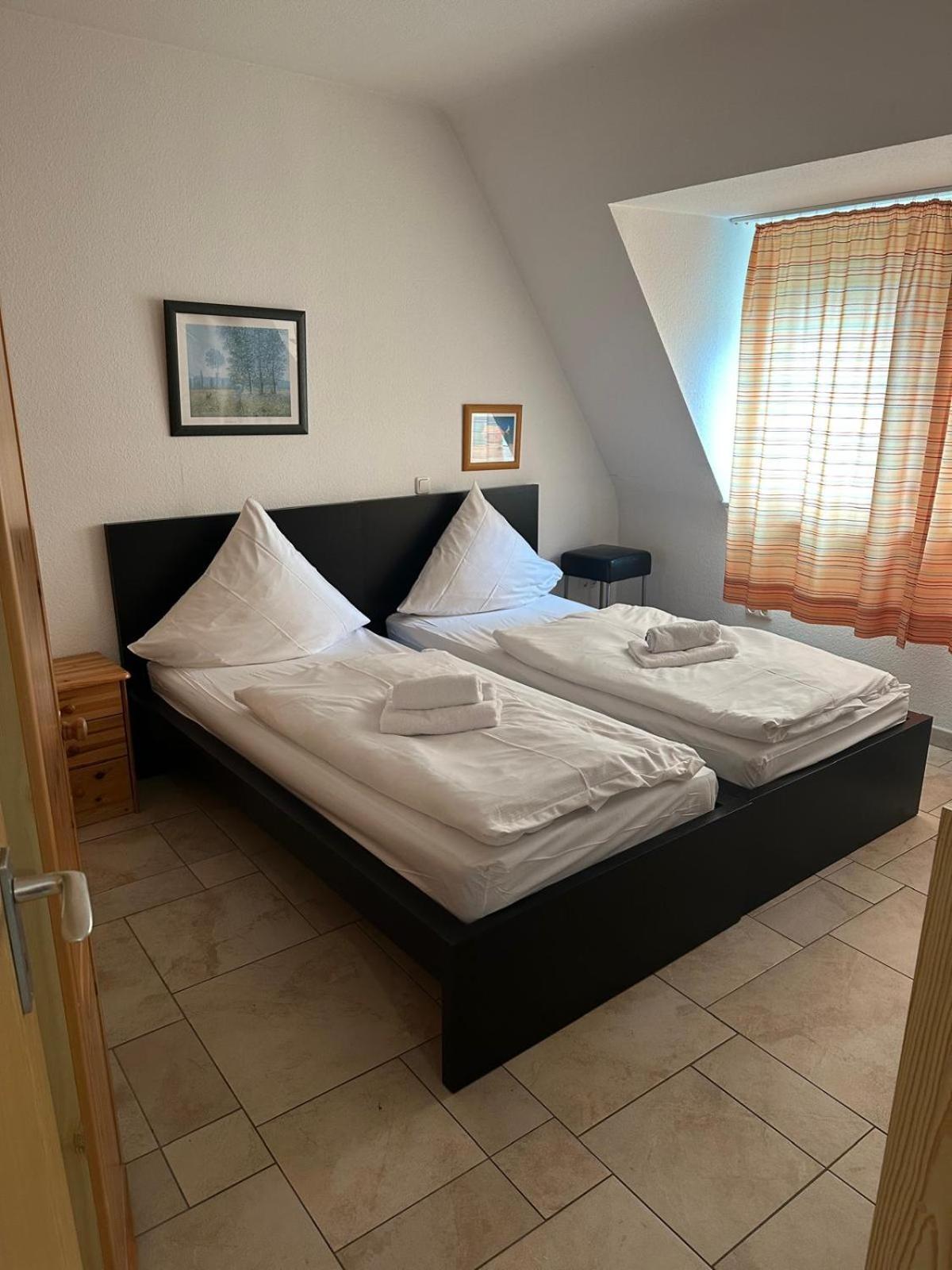 City Center - 4 Room Apartment With Kitchen And 2 Bathrooms Nuremberg ภายนอก รูปภาพ
